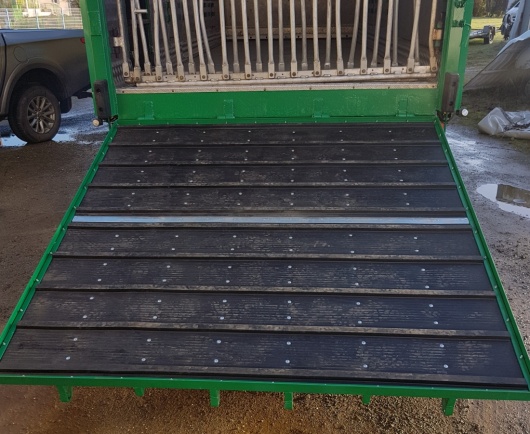 R&eacute;partion du pont avec un tapis en caoutchouc 