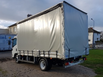 Camion Bâchée